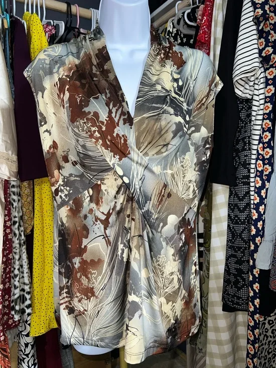 dressbarn Neutral Floral Print Blouse in Beige, Brown, Gray size M - Picture 1 of 9